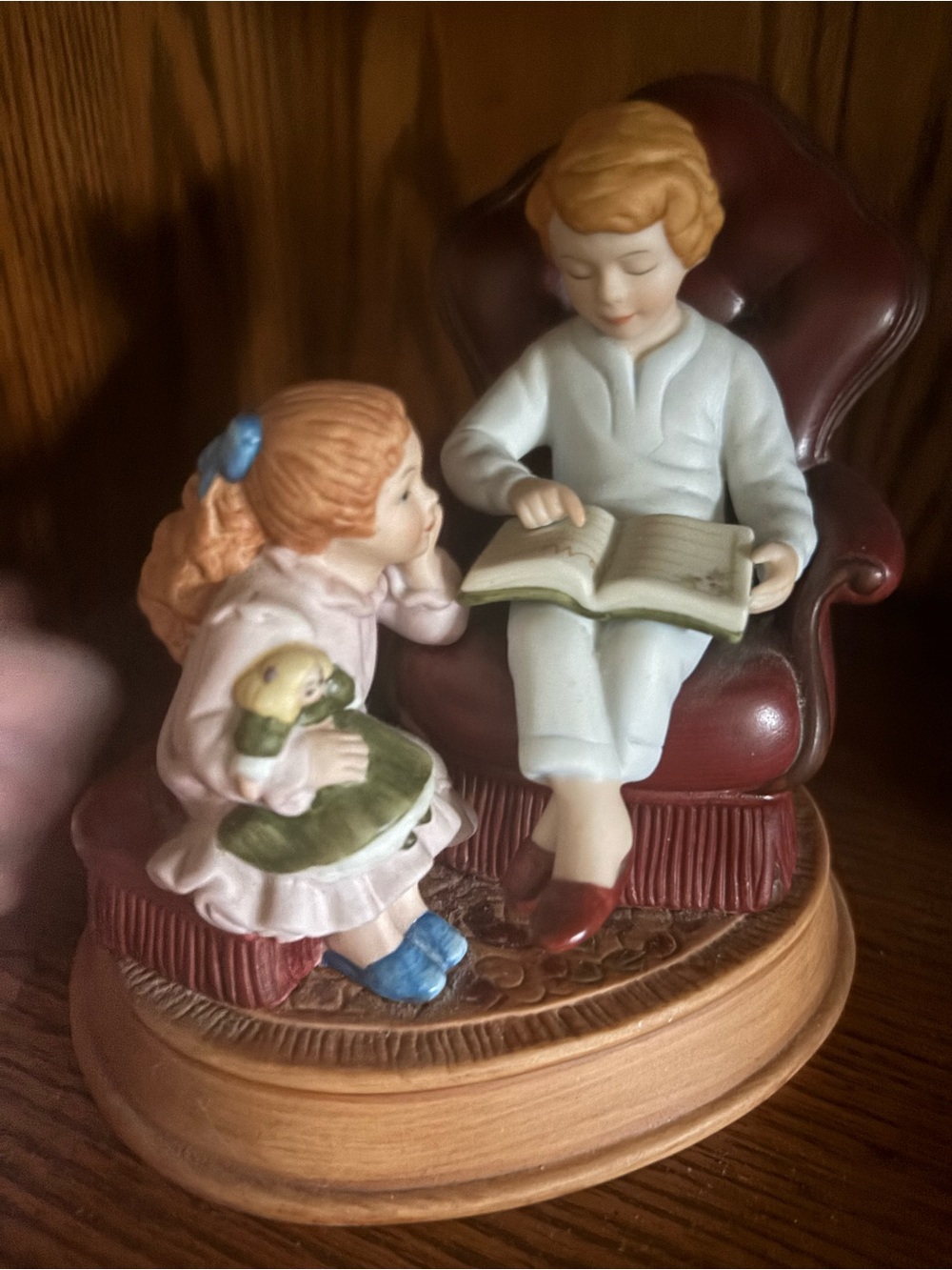 Avon 1983 Christmas Memories Figurine